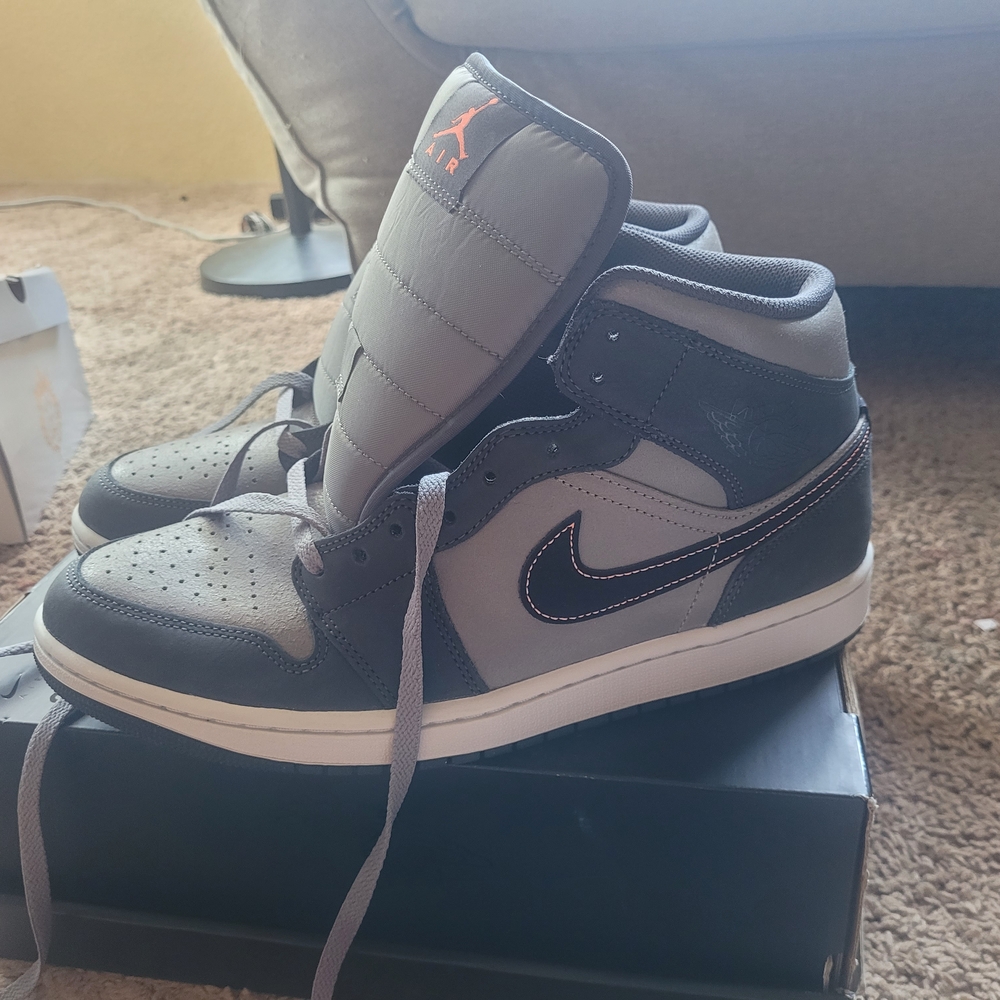 Nike Air Jordon 1 Mid SE Night Stadium Black size 11